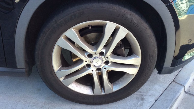 タイヤホイール前