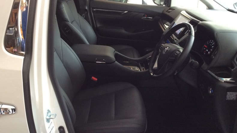 内装前方シート