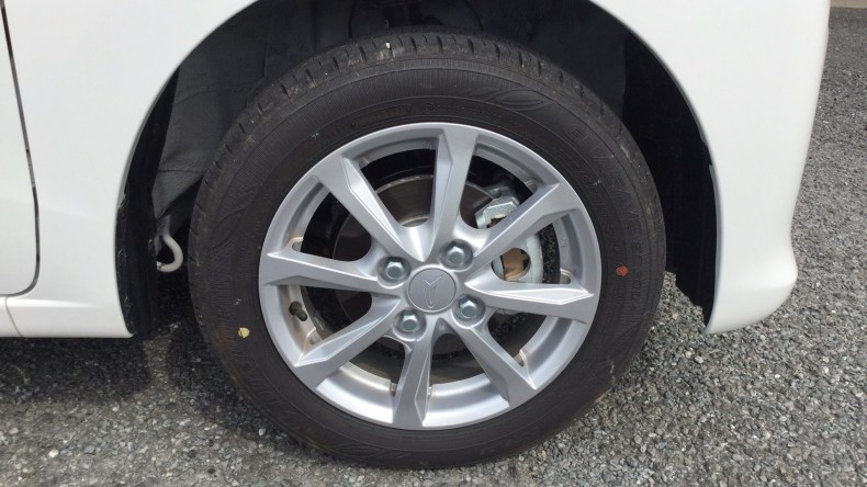 タイヤホイール前