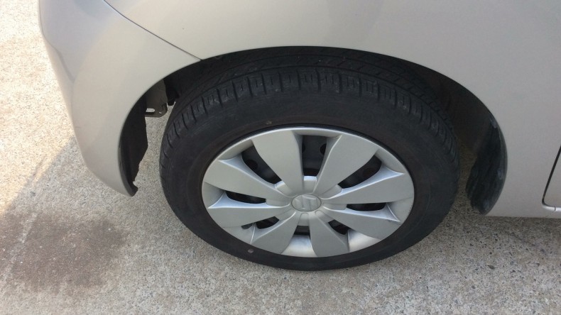 タイヤホイール前