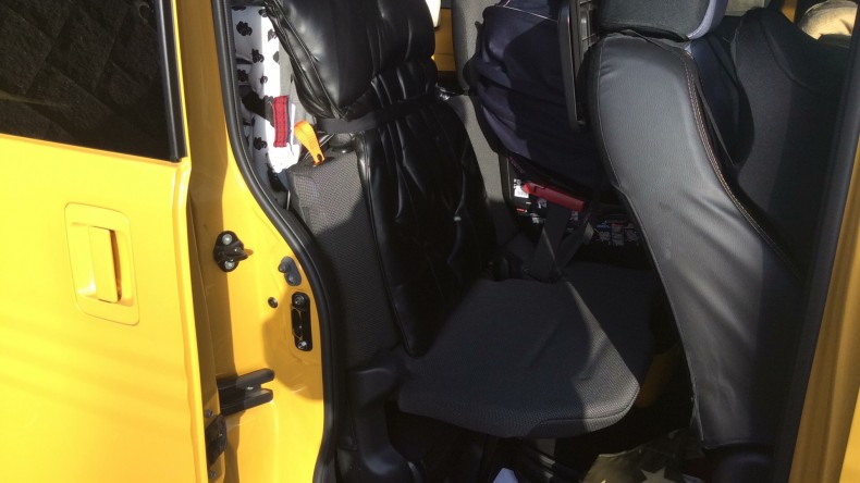 内装後方シート