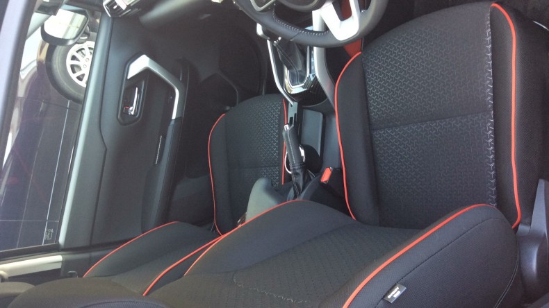 内装前方シート