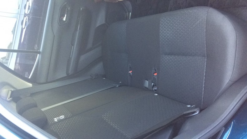 内装後方シート