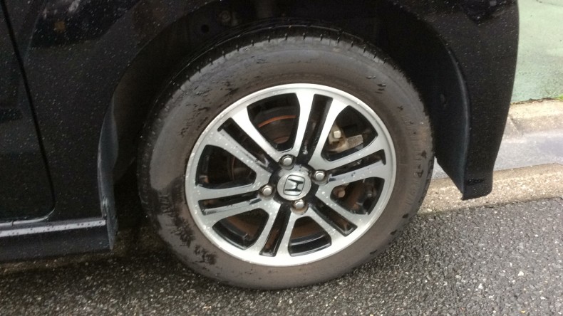 タイヤホイール前