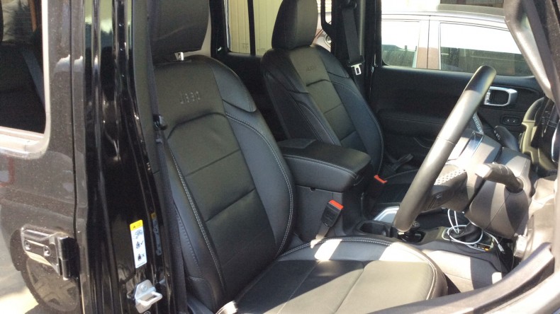 内装前方シート