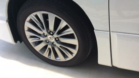 タイヤホイール前