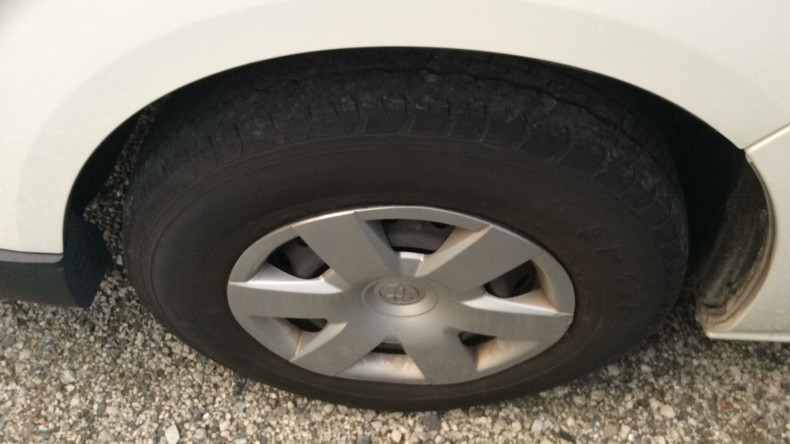 タイヤホイール前