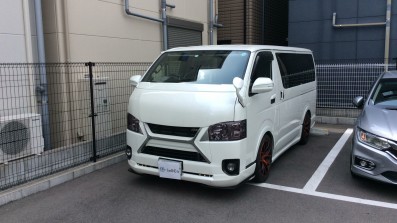 car_main_img