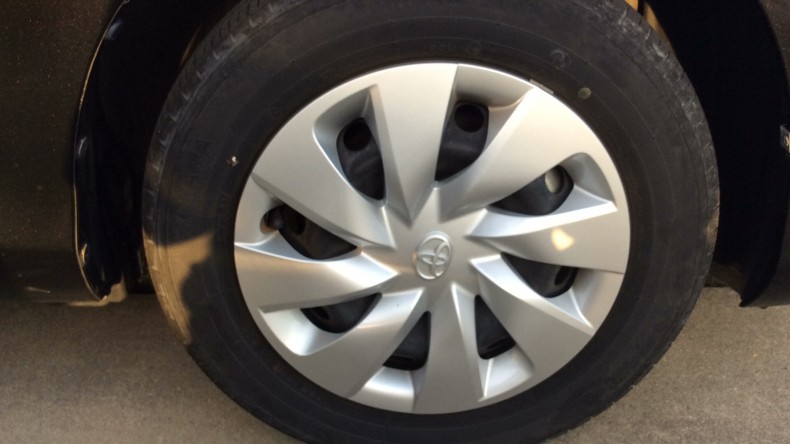 タイヤホイール前