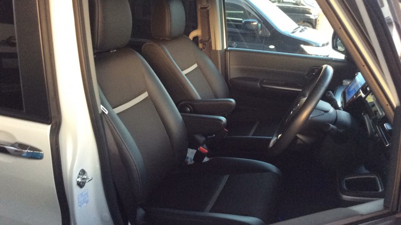 内装前方シート