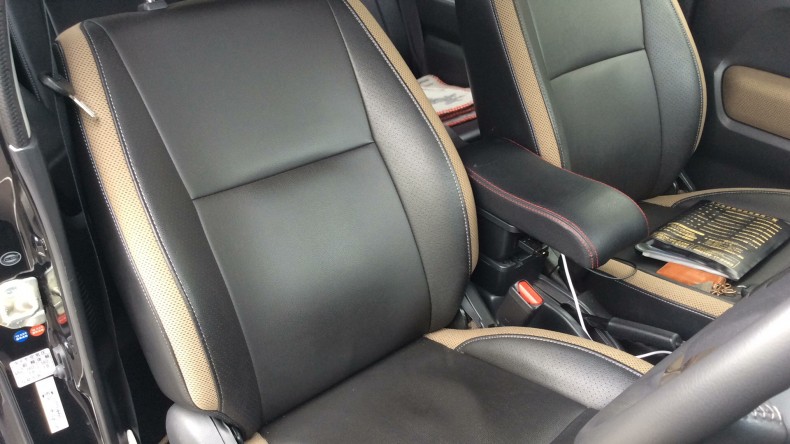 内装前方シート