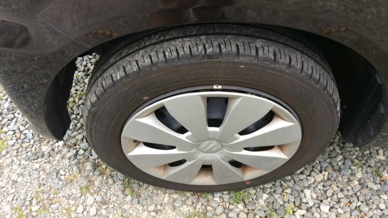 タイヤホイール前