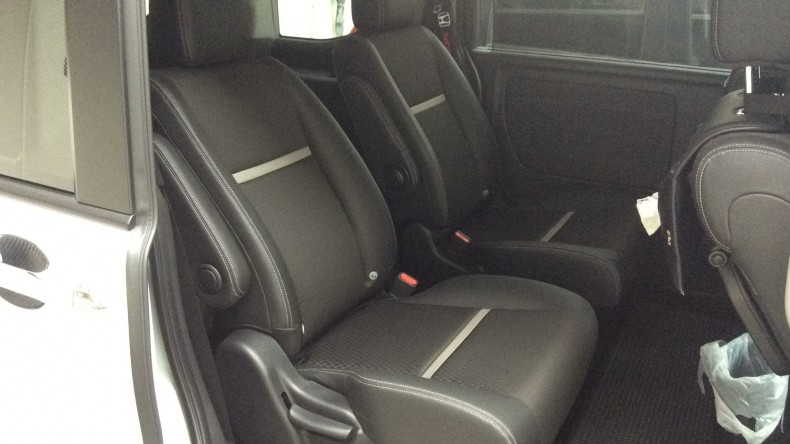 内装後方シート