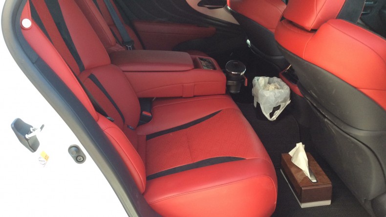 内装後方シート