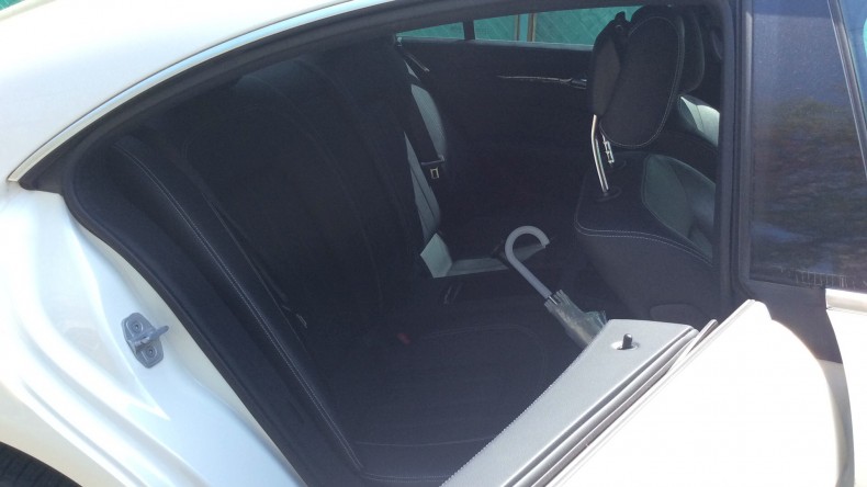 内装後方シート