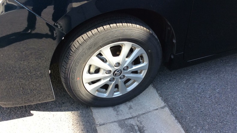 タイヤホイール前