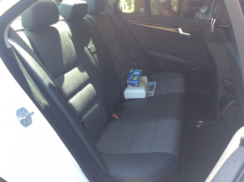 内装後方シート