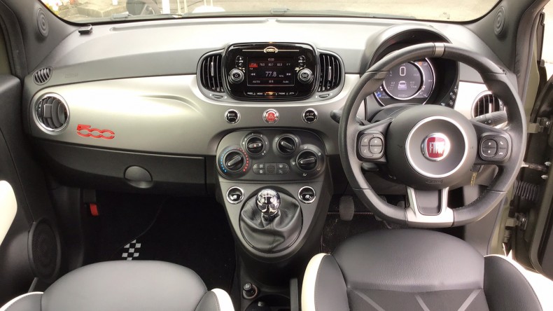 内装インパネ全体