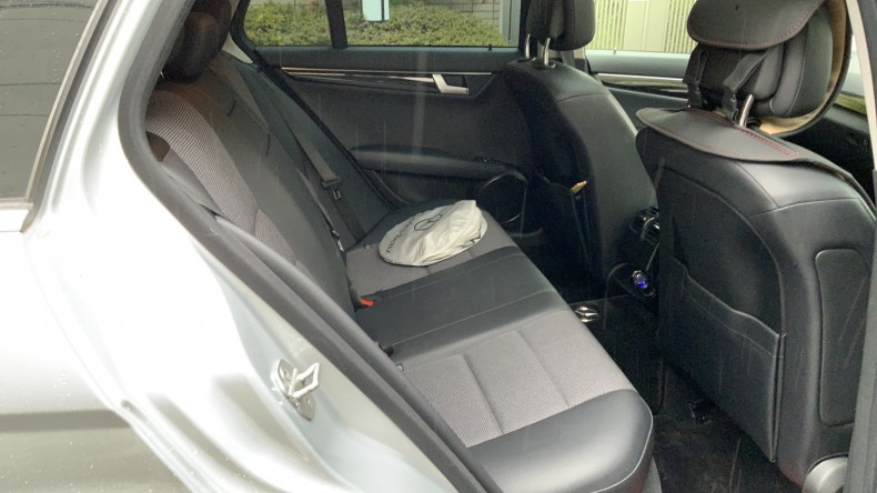 内装後方シート