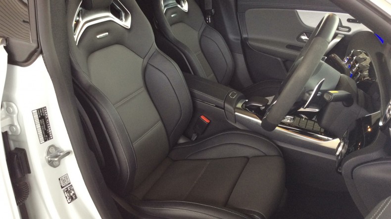 内装前方シート