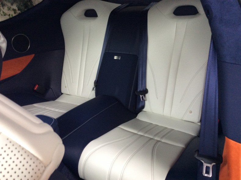 内装後方シート