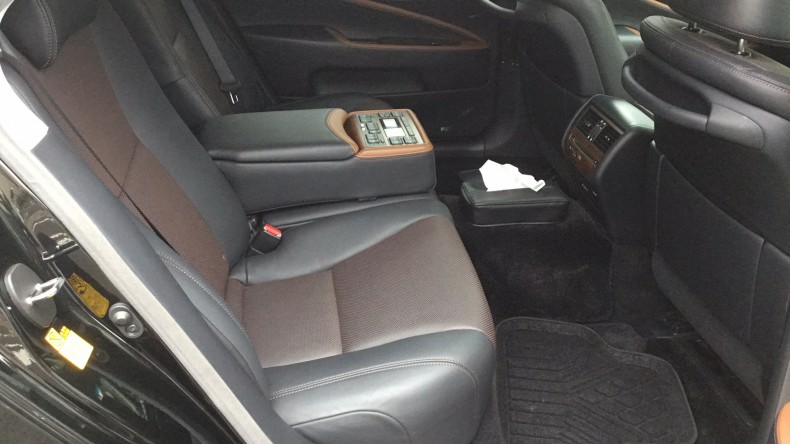 内装後方シート