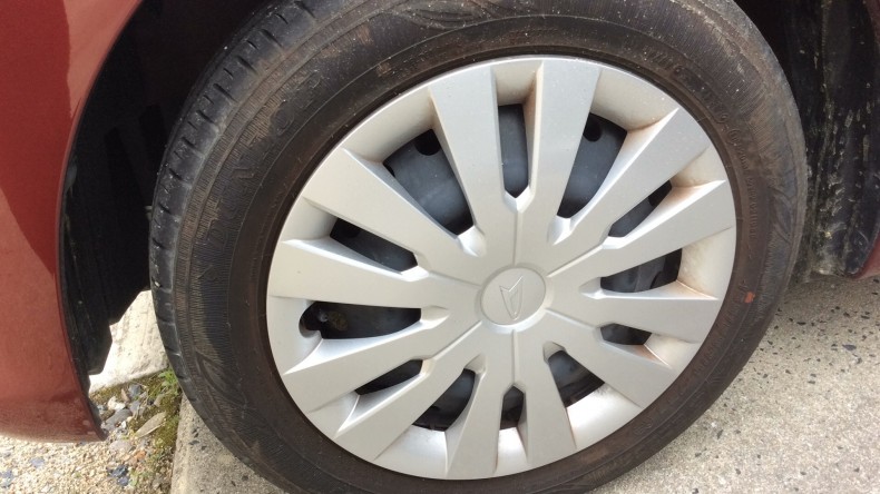 タイヤホイール前