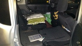 内装後方シート