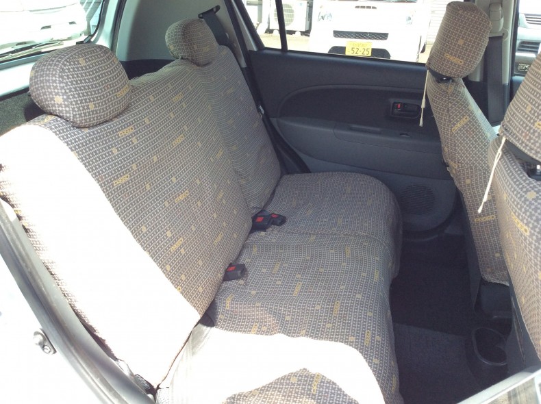 内装後方シート