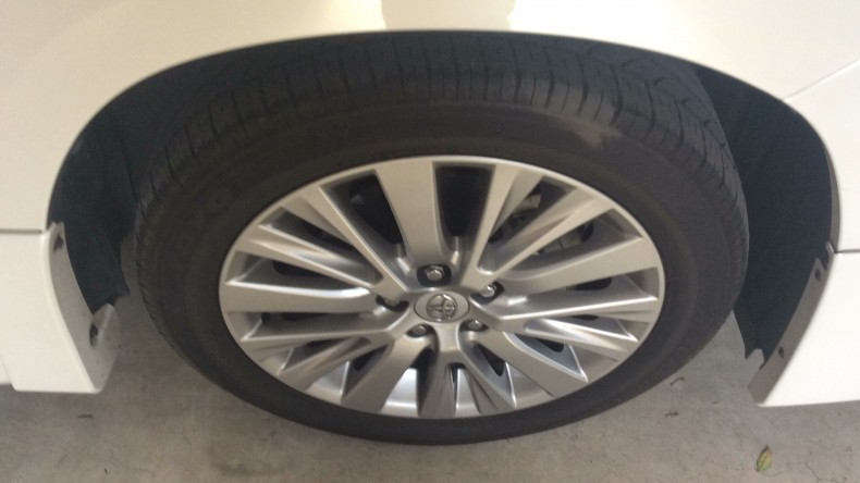 タイヤホイール前