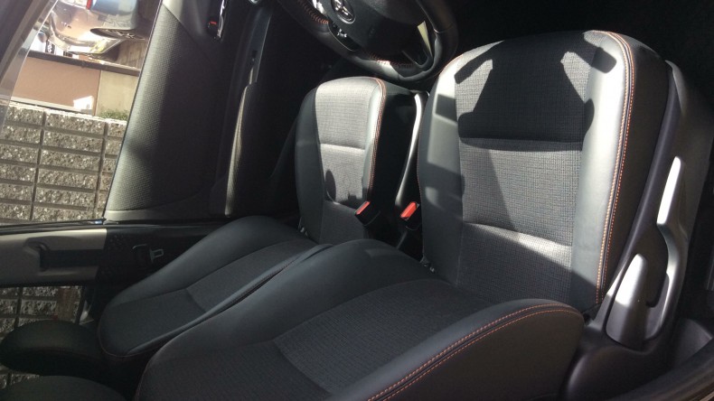 内装前方シート