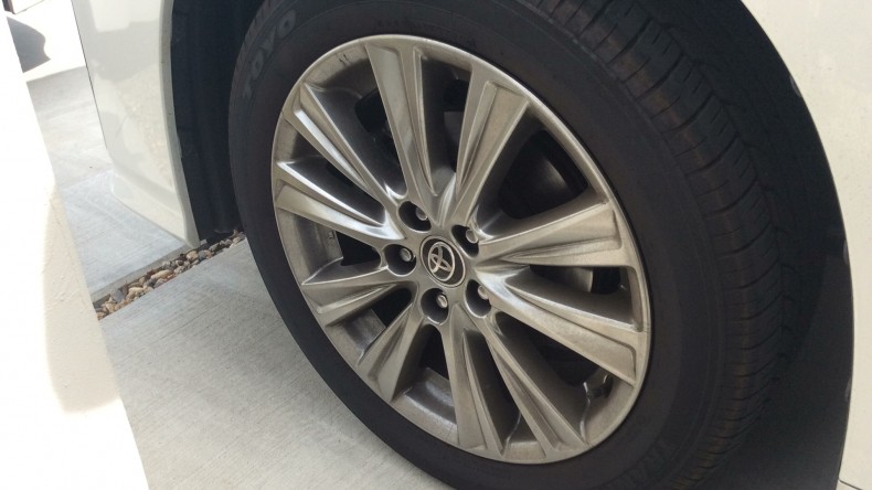 タイヤホイール前