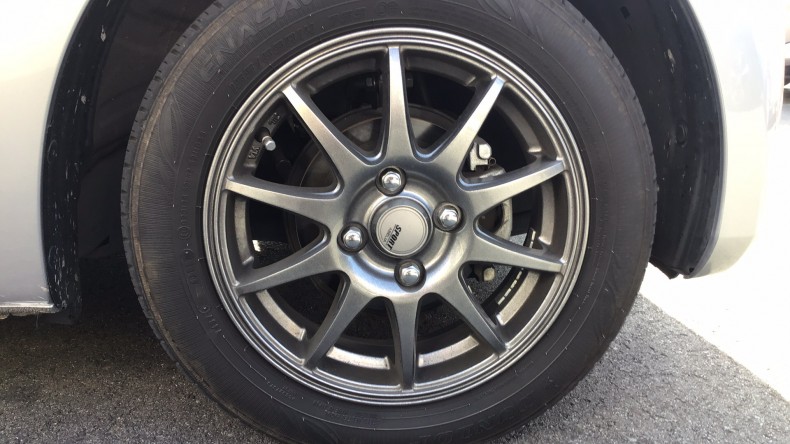 タイヤホイール前