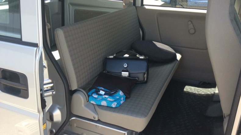 内装後方シート