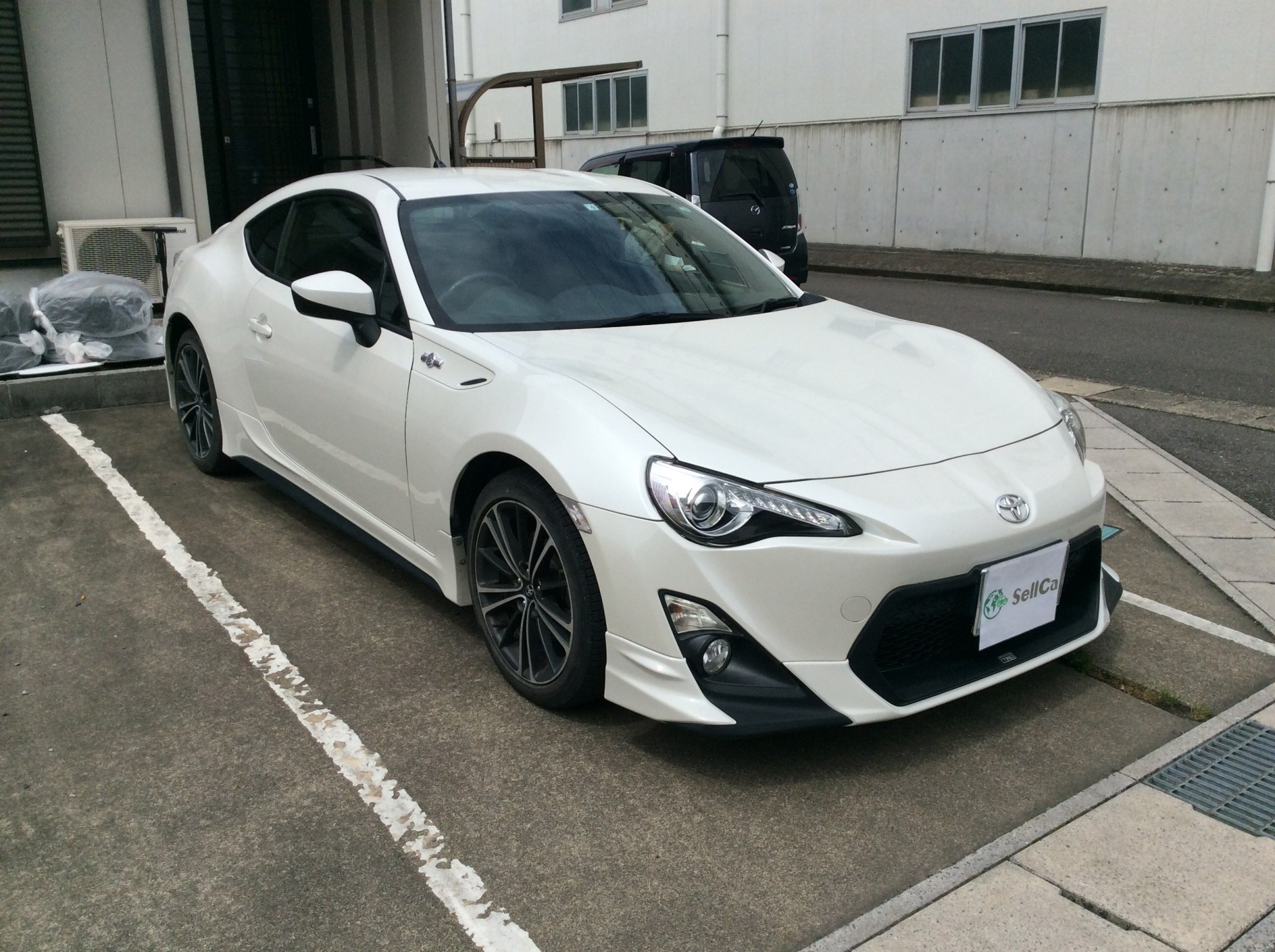 外装右前