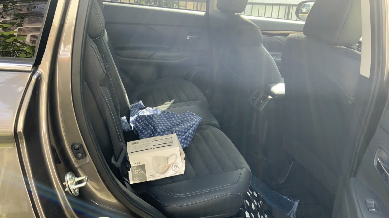 内装後方シート