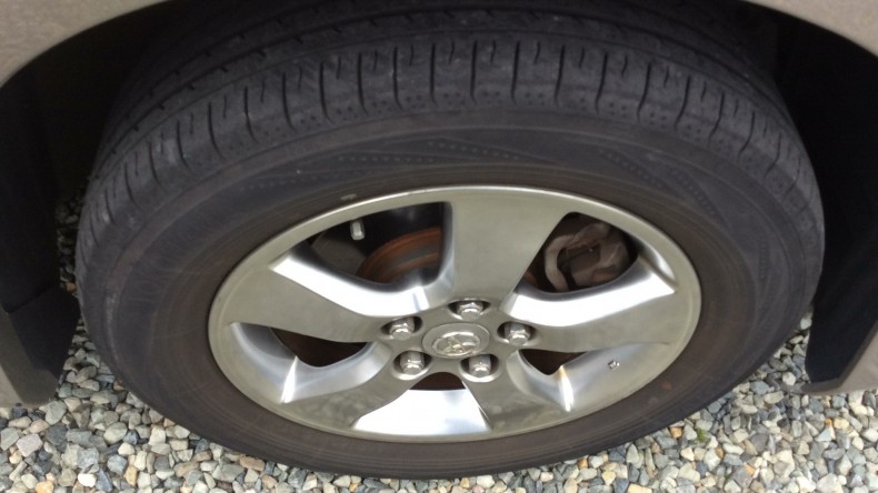 タイヤホイール前