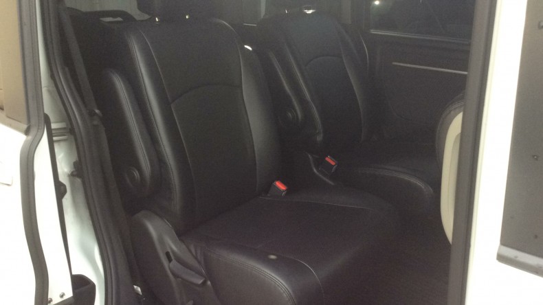 内装後方シート