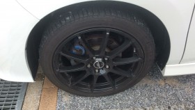 タイヤホイール前