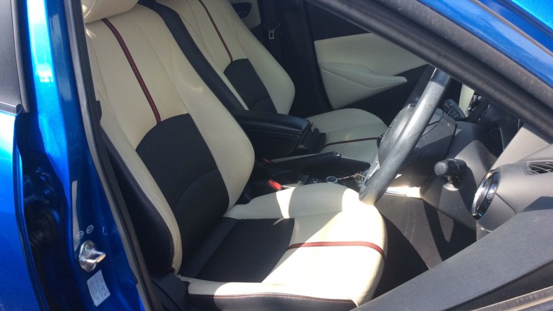 内装前方シート