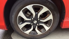 タイヤホイール前