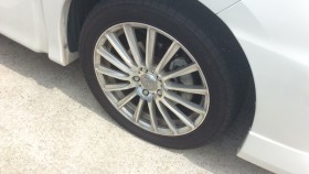 タイヤホイール前