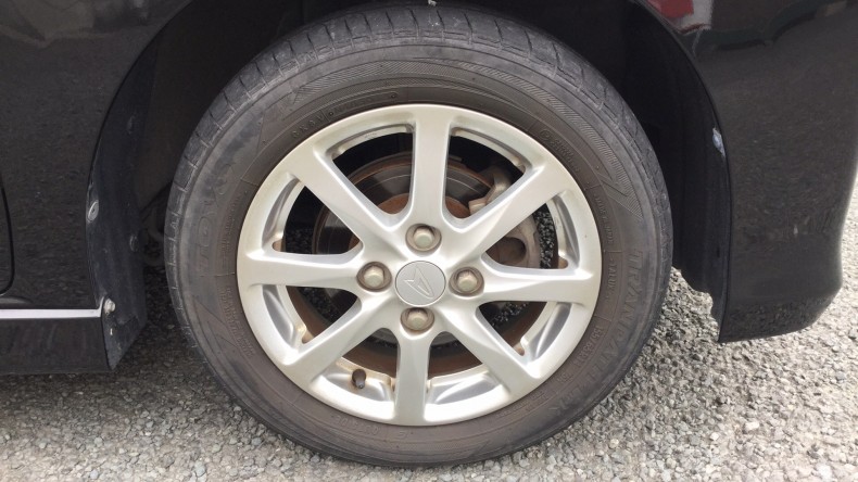 タイヤホイール前