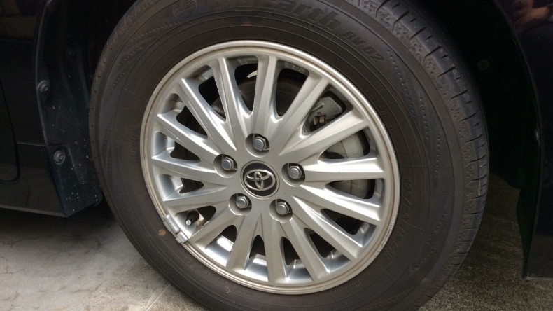 タイヤホイール前