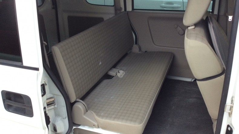 内装後方シート