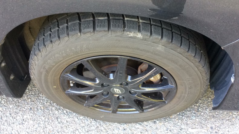 タイヤホイール前