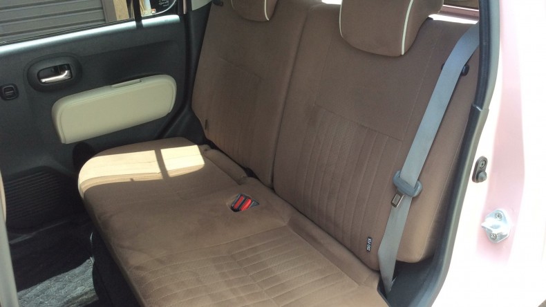 内装後方シート