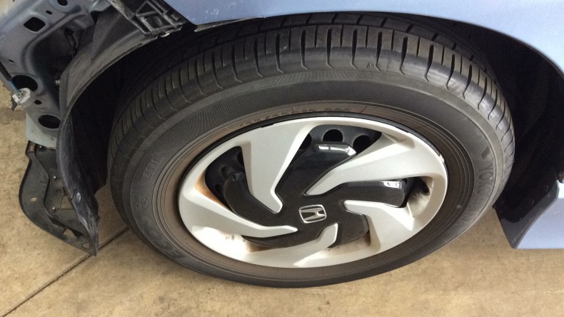 タイヤホイール前
