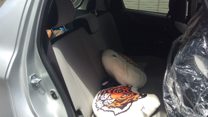 内装後方シート