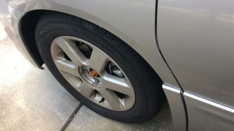 タイヤホイール前